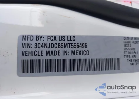 2021 Jeep Compass Limited 4X4 z USA, uszkodzony, nr VIN 3C4NJDCB5MT556496